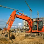 Современные машины на строительной площадке